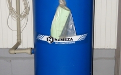 Установка вертикального ресивера сжатого воздуха Remeza 900 литров