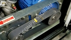 Проверка натяжения поликлинового ремня на винтовом компрессоре Fiac Airblok 602