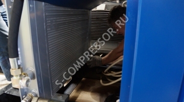 Замена радиатора винтового компрессора Remeza ВК 220